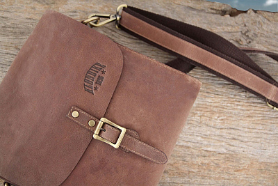 Сумка KLONDIKE «Brad», винтажная кожа в коричневом цвете, 25 х 28 х 7 см