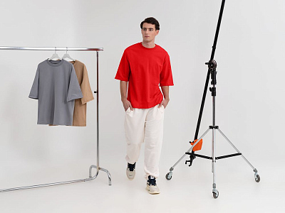 Футболка оверсайз унисекс Kosmos 2.0, красная (алая)