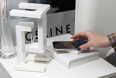 Левитирующая настольная лампа "Twin" с функцией беспроводной зарядки, белый