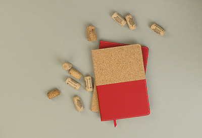 Блокнот "Фьюджи" уценка, формат А5, покрытие soft touch+пробка, красный