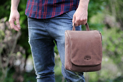 Несессер KLONDIKE «Blake», винтажная кожа в коричневом цвете, 22 х 28 х 7,5 см