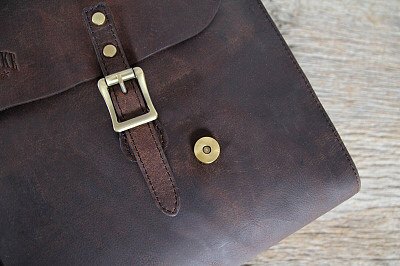 Сумка KLONDIKE «Brett», натуральная кожа в темно-коричневом цвете, 38 х 33 х 7 см