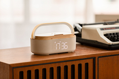 Bluetooth стерео-колонка "Smart Band" 10Вт (2х5Вт) с беспроводным (15W) ЗУ, лампой, часами, FM радио (Бежевый) Bluetooth стерео-колонка "Smart Band" 10Вт (2х5Вт) с беспроводным (15W) ЗУ, лампой, часами, FM радио (Бежевый)